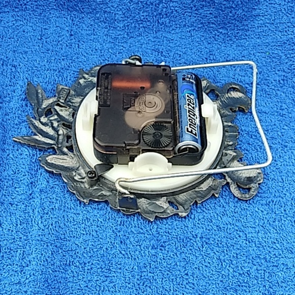 Vintage Pewter Hummingbird Quartz Clock that works - Picture 7 of 8